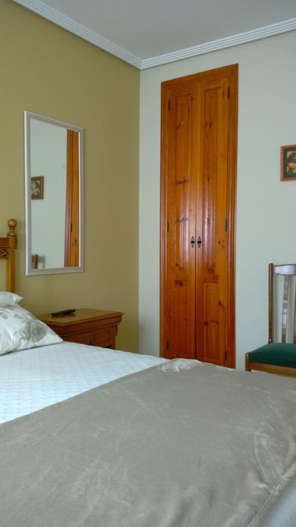 Hostal Pineda Cervera De Pisuerga Δωμάτιο φωτογραφία