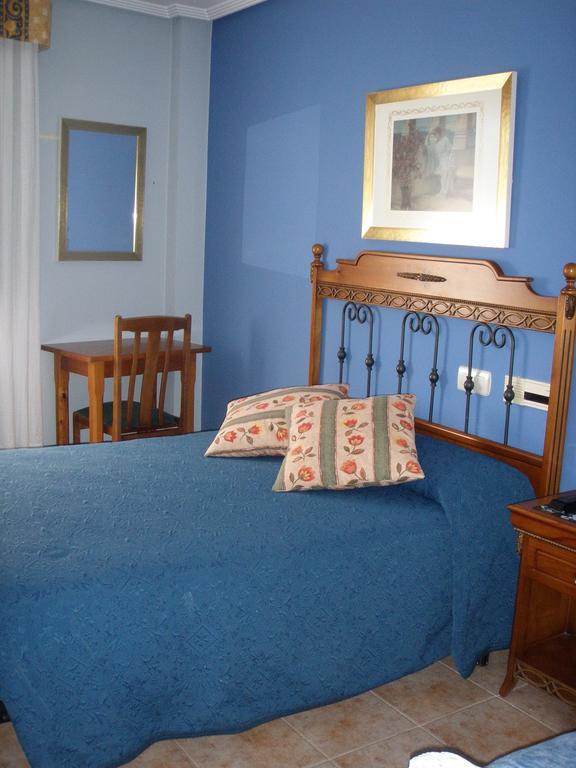 Hostal Pineda Cervera De Pisuerga Δωμάτιο φωτογραφία
