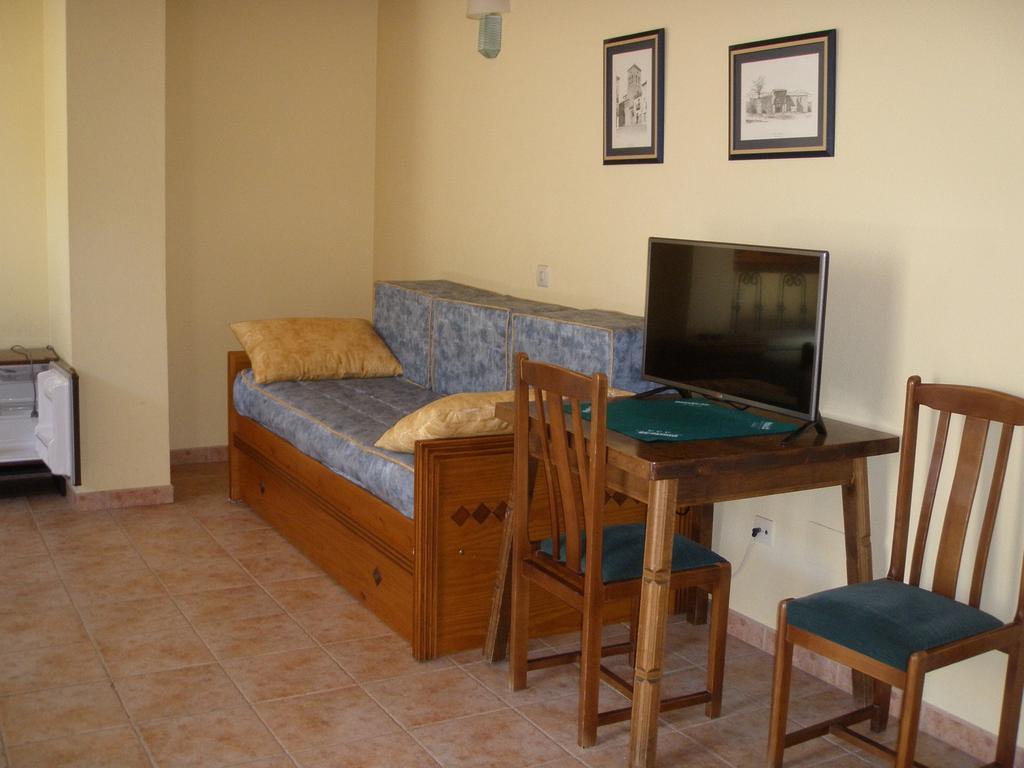 Hostal Pineda Cervera De Pisuerga Δωμάτιο φωτογραφία