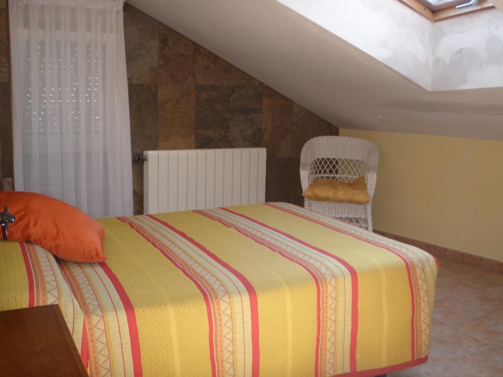 Hostal Pineda Cervera De Pisuerga Δωμάτιο φωτογραφία
