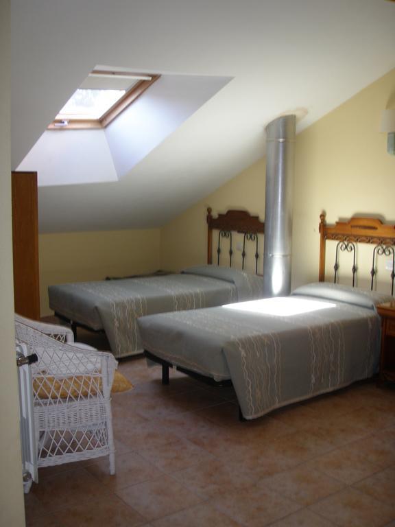 Hostal Pineda Cervera De Pisuerga Δωμάτιο φωτογραφία