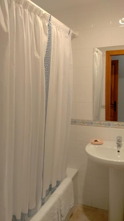 Hostal Pineda Cervera De Pisuerga Δωμάτιο φωτογραφία